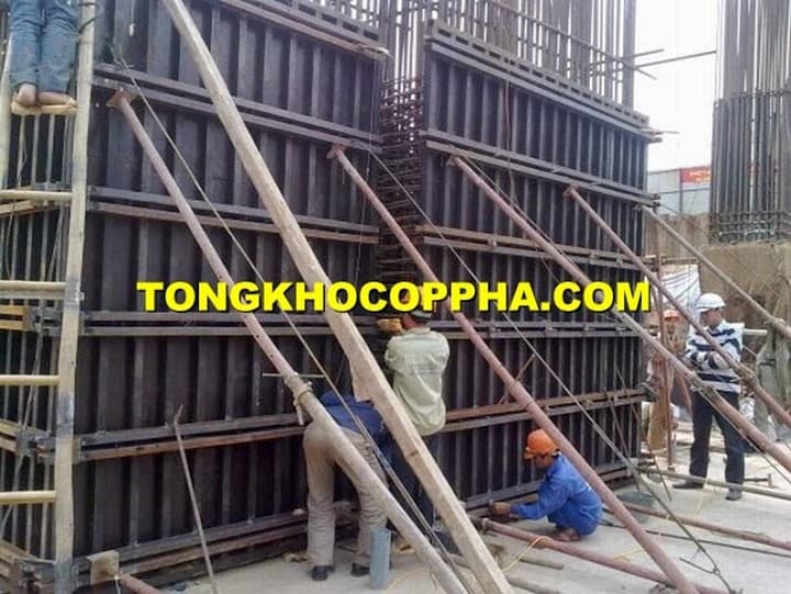 VÁN KHUÔN TỔ HỢP THÉP GỖ